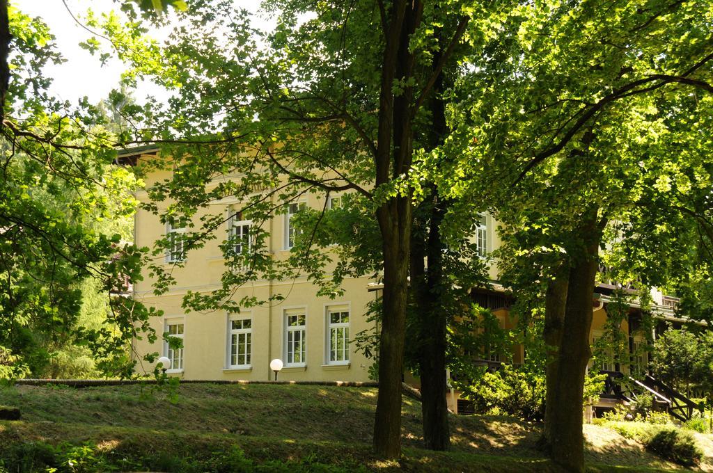 Szwajcarka Willa Z Sauna I Jacuzzi Kudowa Zdroj Exterior photo